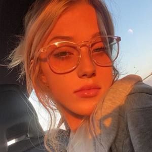 Meet your Posher, Mallory